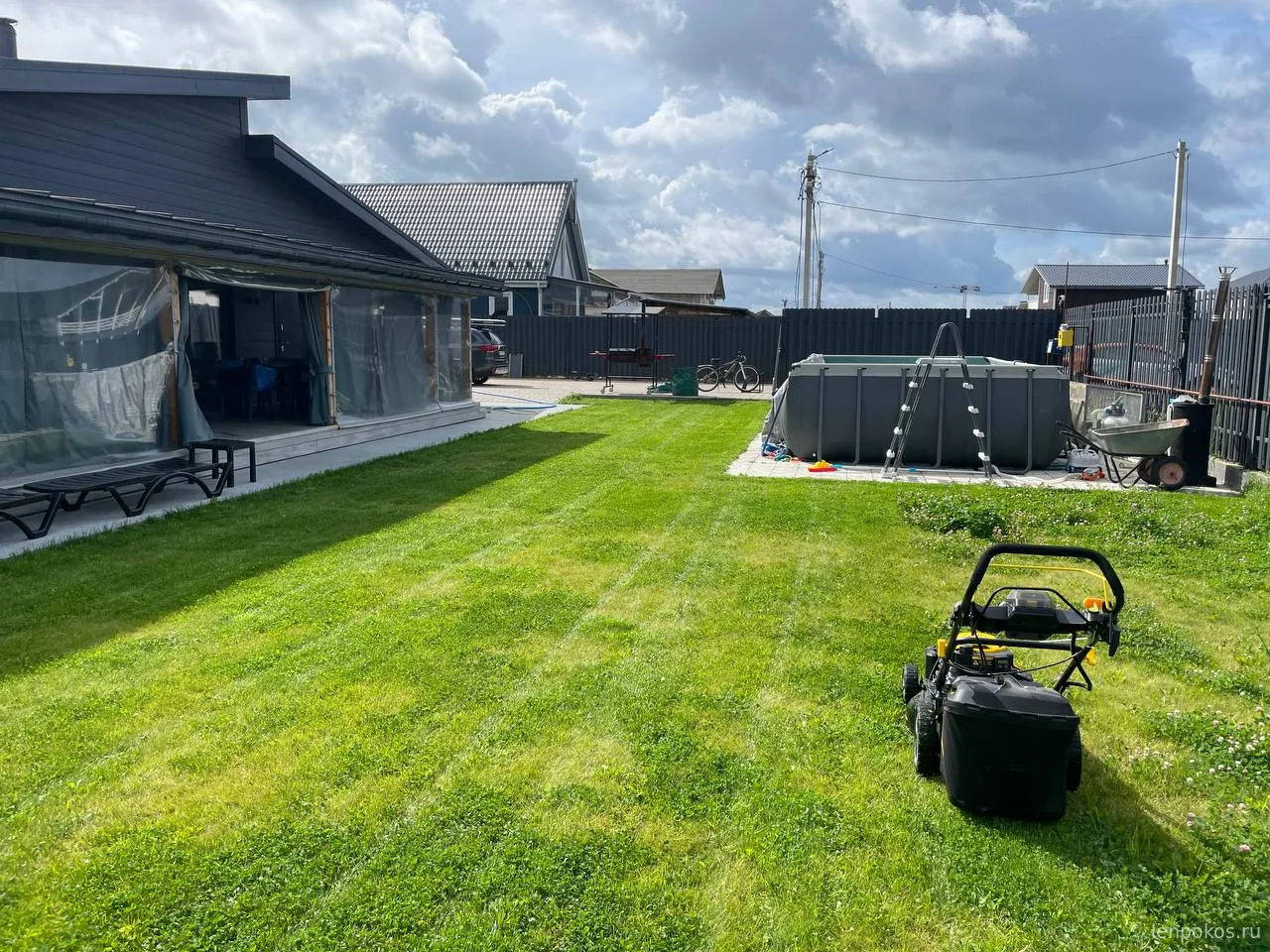 Стрижка газона на садовом участке | Стрижка газона в Санкт-Петербурге и Ленинградской области | ЛЕНПОКОС